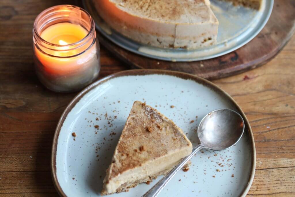 pumpkin pie ice cream cake slice