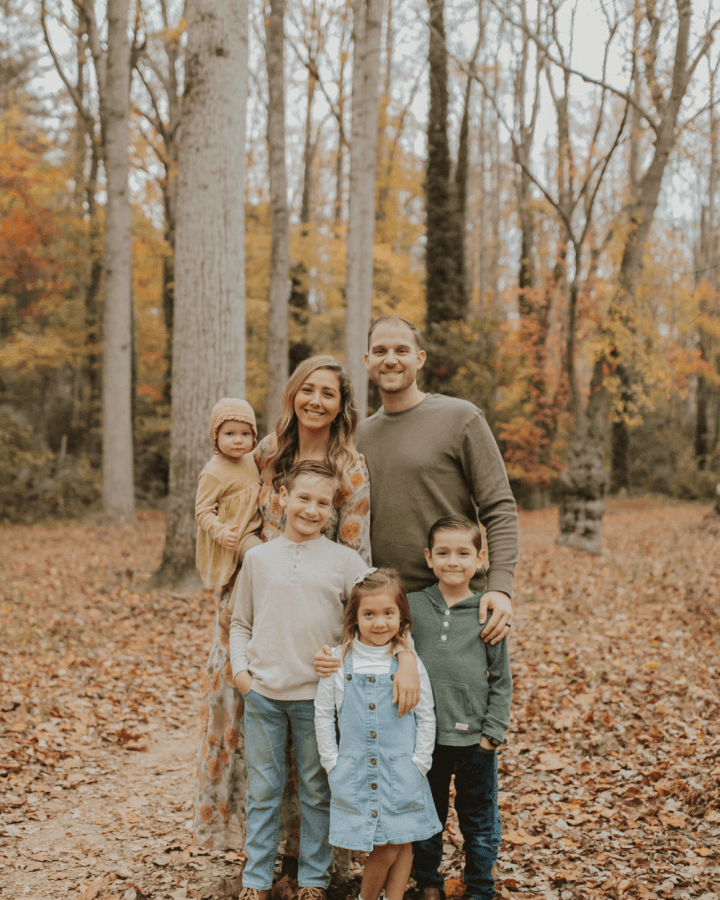 Neutral Colors Fall Family Photo Inspiration