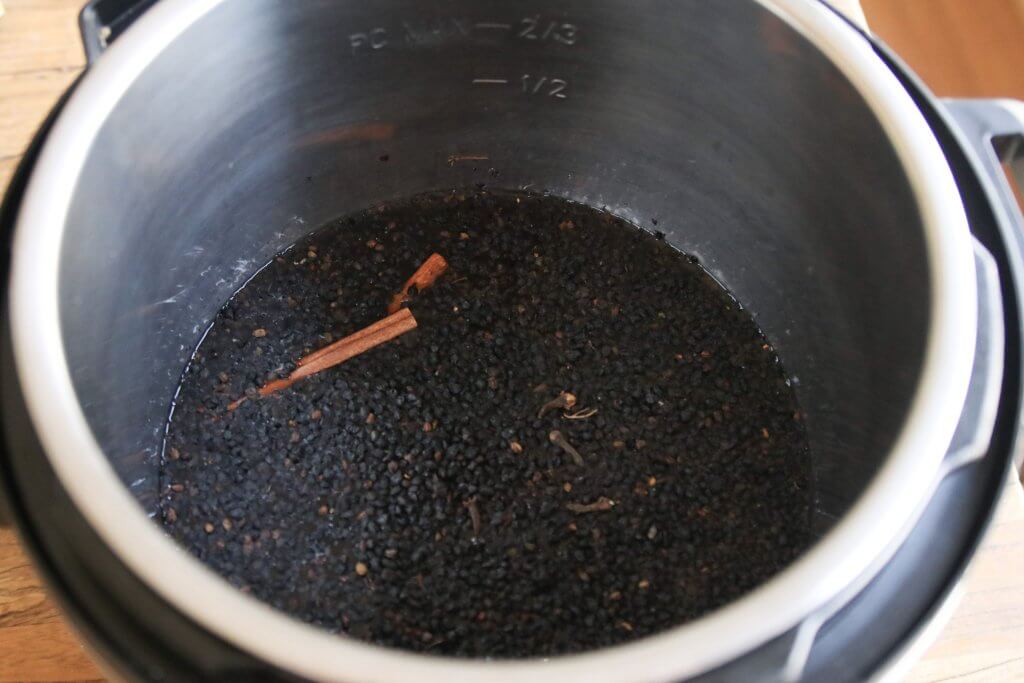 Making Instant Pot Elderberry Syrup