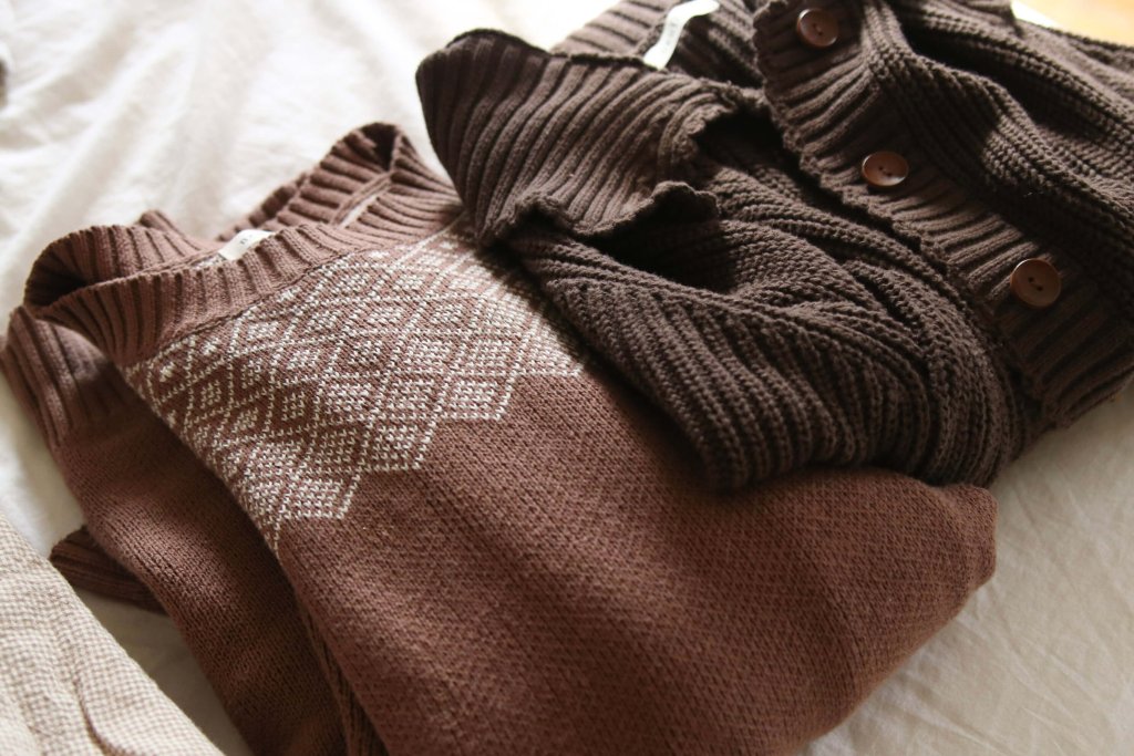 brown neuflora sweaters